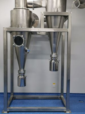 Spray dryer collection port