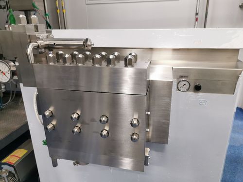 High pressure homogenizer